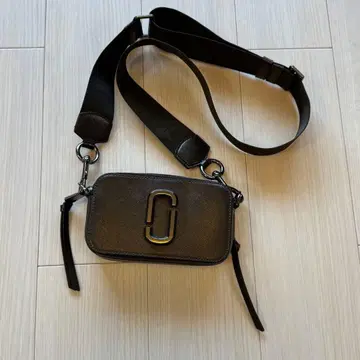 마크 제이콥스 스냅샷 카메라백 다크 브라운