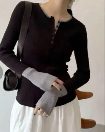 배색 키넥 풀오버 블랙 그레이/lumier 같은 형태