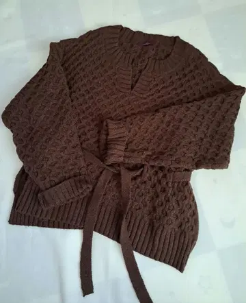 어반 리서치 브라운 뜨개질 니트 V넥 긴팔