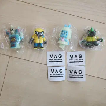 VAG 피규어 4체 세트 (축광 2개 포함)
