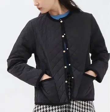 오파크 클립 퀼팅 노카라 자켓 블랙 아우터