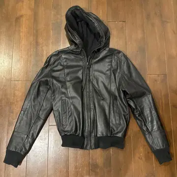 블랙 가죽 후드 부착 자켓 40