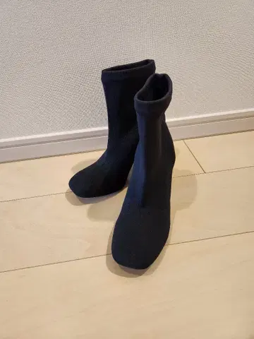 새상품급 AZUL by moussy 스퀘어 니트 부츠 23~23.5cm