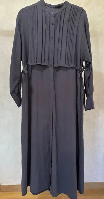 아파트 바이 로리즈 핀턱 레이어드풍 원피스 차콜 M