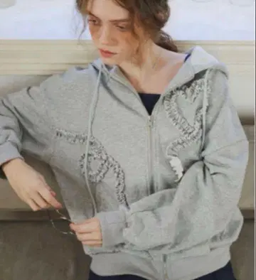 idem 이뎀 heart frill hoodie