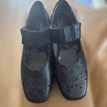 미사용 NINE DI SPORTS 블랙 웨지힐 펌프스 22