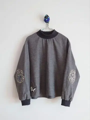 엘르보 패치 풀오버 미나 페르호넨 핸드메이드