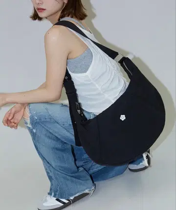 마리쿠와 마리콴트 숄더 백 블랙 데이지