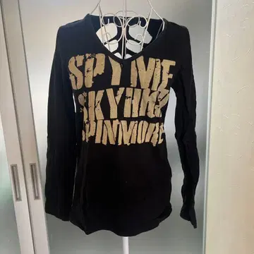 긴팔 블랙 T셔츠 큰 프린트