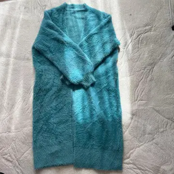 아쿠아 블루 퍼 느낌 가디건 긴팔