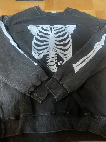 sVINT풍 골격 디자인 긴팔 티셔츠