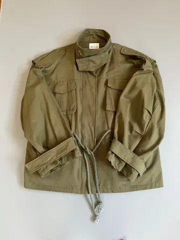e L L a 필드 자켓