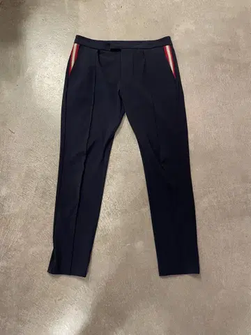 1PIU1UGUALE3 네이비 슬림핏 팬츠