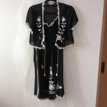 PINK HOUSE 꽃무늬 자수 셋업 블랙