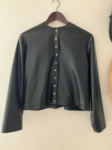 Mila Owen 블랙 레더 재킷