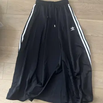 adidas 블랙 롱 스커트