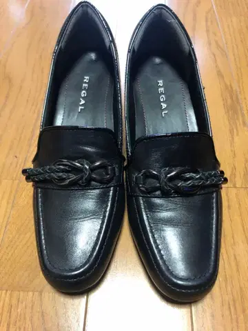 REGAL 블랙 로퍼 22.5cm