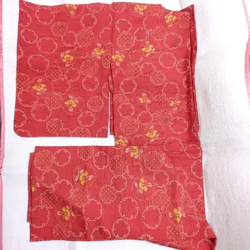 주홍색 눈꽃 무늬 울 기모노