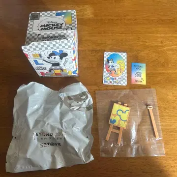 52toys Mickey Mouse Color Hunting series