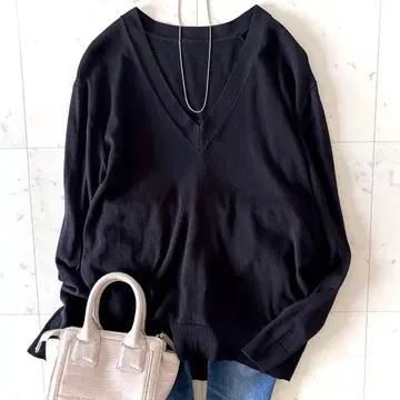 새상품급 뮤즈 드 두지엠 클라세 실크 혼방 V넥 니트 얇은 소재 워셔블