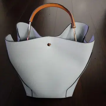 라이트 블루 버킷형 핸드백