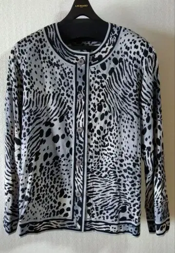 LEONARD 동물 패턴 노카라 자켓