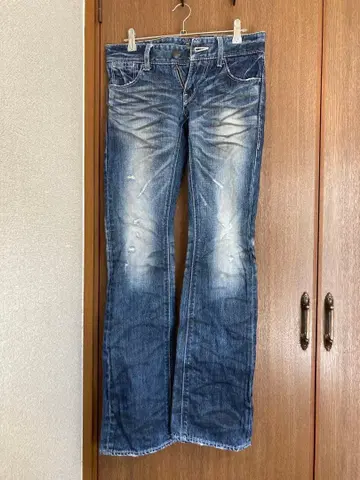 데미지 가공 블루 플레어 청바지