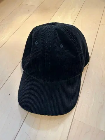 데상트 코듀로이 블랙 캡