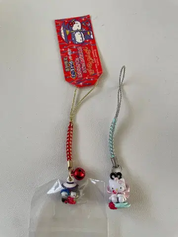 헬로키티 지역 한정 스트랩 고치 한정판 2개 세트