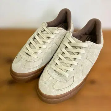 REPRODUCTION OF FOUND 저먼 트레이너