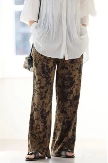 대비 플라워 프린트 팬츠