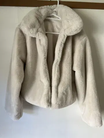 GRL 크림색 보아 자켓