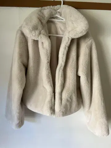 GRL 크림색 보아 자켓