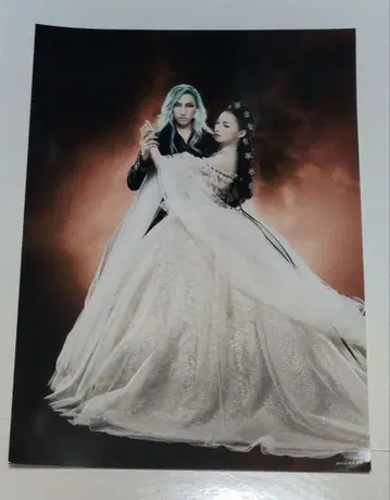 다카라즈카 [ 엘리자베트 ] 미즈 나츠키 시라하네 유리 4컷 사진