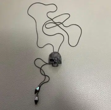 스컬 디자인 블랙 목걸이 풀 지르코니아 사양