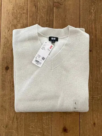 [미사용 새상품] 유니클로 와플 V넥 스웨터 L 베이지