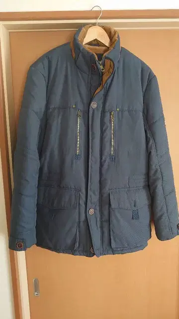 다운 자켓 클래식 스타일