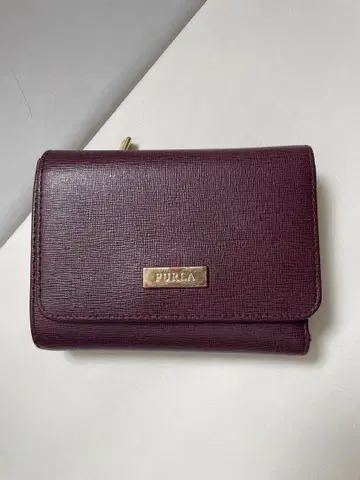 FURLA 버건디 3단 폴더형 지갑