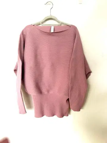 CFCL 핑크 니트 돌먼 슬리브