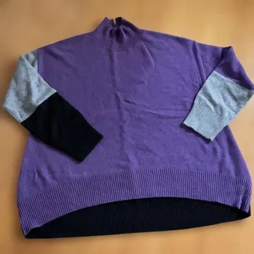 [미사용품] CHICCA 하이넥 니트 스웨터 사이즈 표기 F