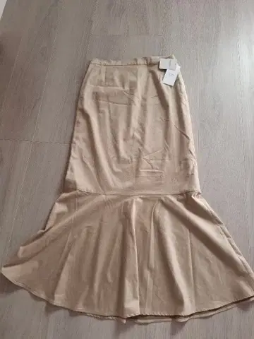 LOWRYS FARM 스웨이드 머메이드 스커트