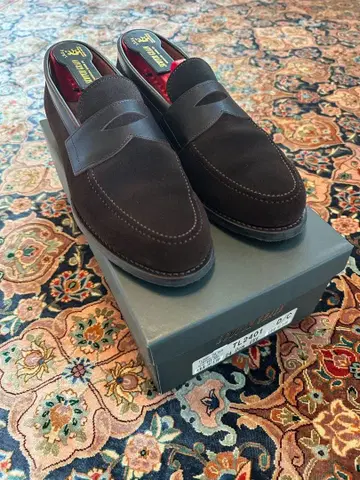 SCOTCH GRAIN 한정판 디자인 다크 브라운 스웨이드 로퍼