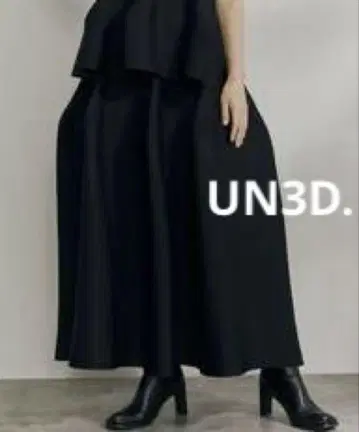 새상품급 UN3D. 아웃스트럭티브 니트 스커트 블랙 36