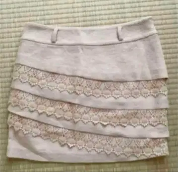 MIGANO 베이지 레이스 타이트 스커트