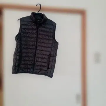 유니클로 다운 베스트 M 사이즈