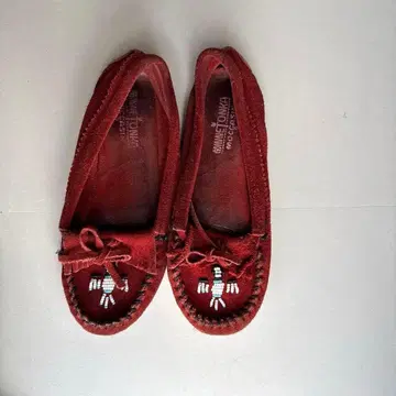 빨간색 비즈 장식 모카신