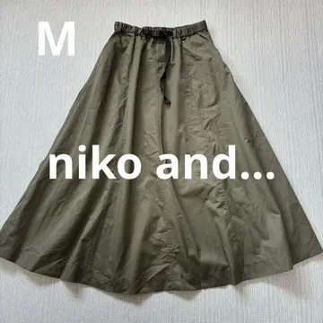 니코앤드 벨트 포함 치노 롱 플레어 스커트 카키