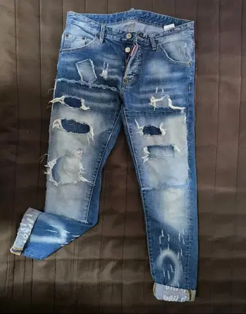 DSQUARED2 데미지 데님