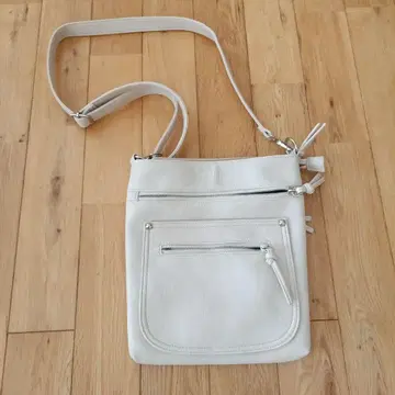 화이트 인조 가죽 숄더백 D.KELLY JAPAN