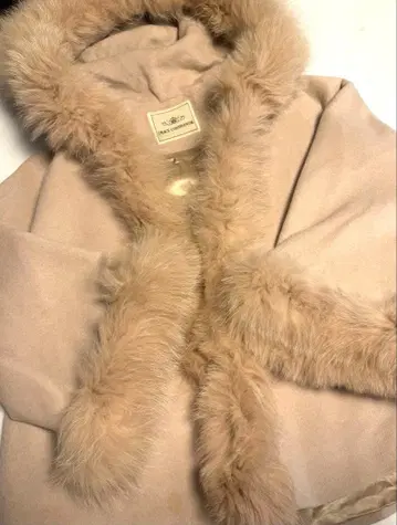 GRACE CONTINENTAL 베이지 퍼 판초